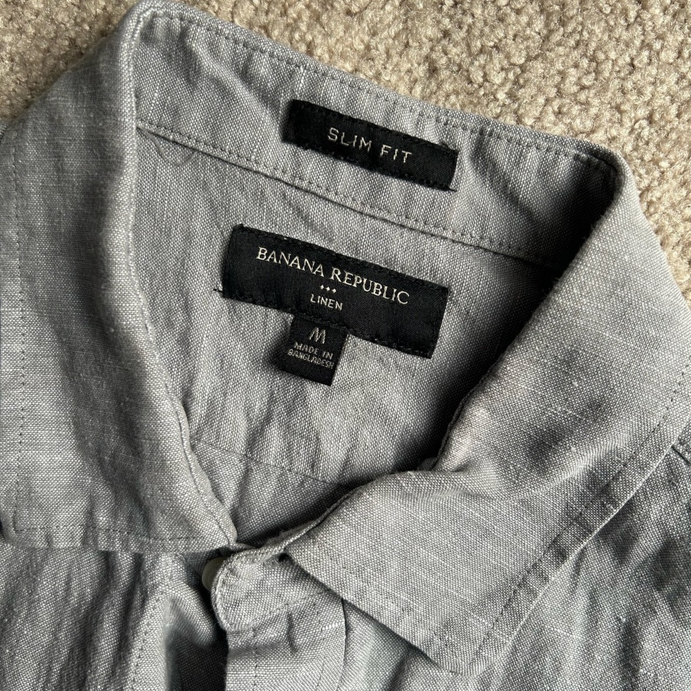 Men’s Banana Republic light grey linen shirt